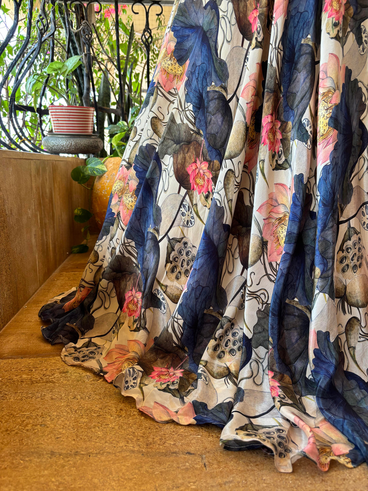 Olive Jardin Bloom