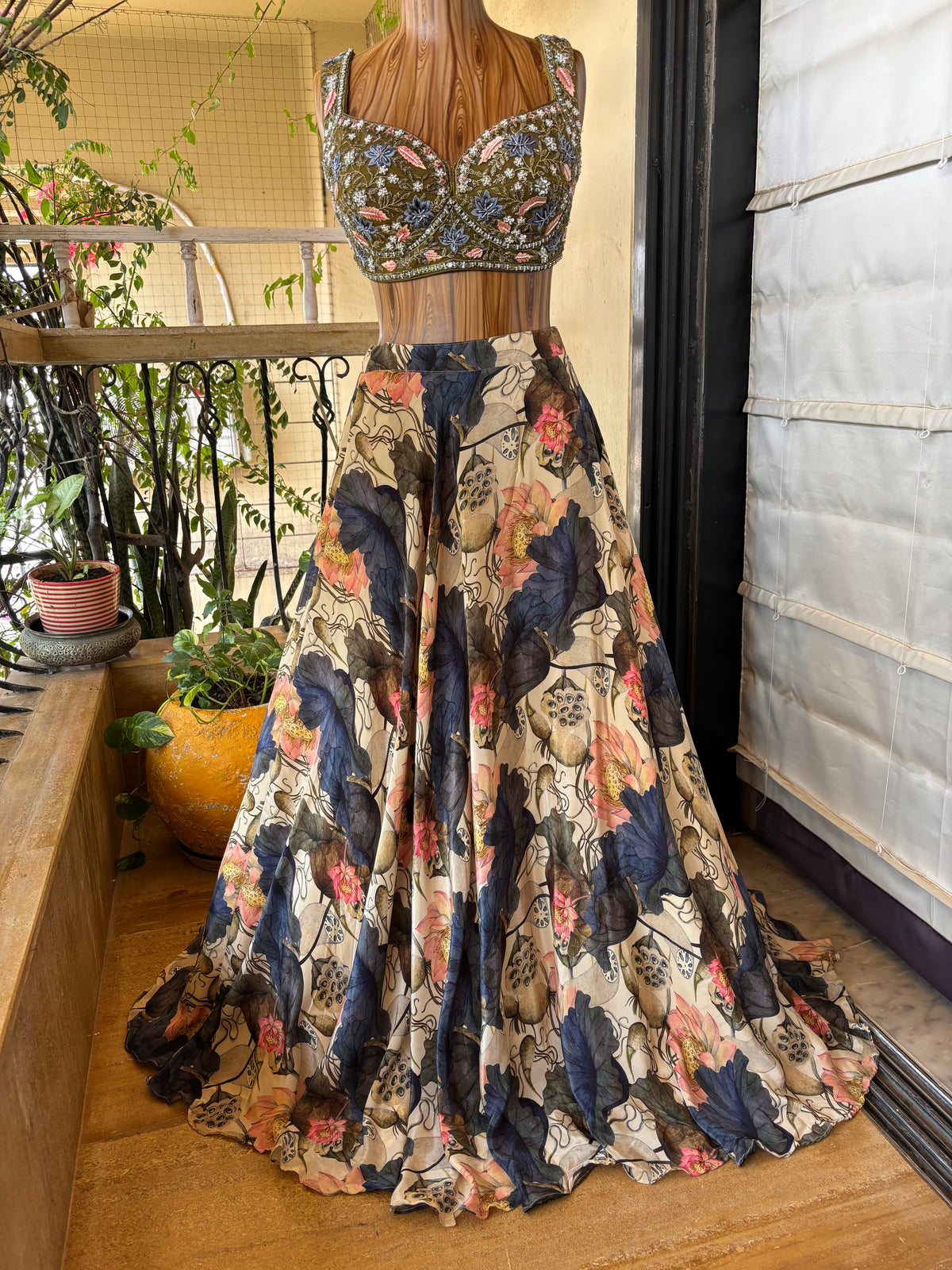 Olive Jardin Bloom